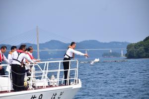 増田敬太郎巡査荼毘の碑献花