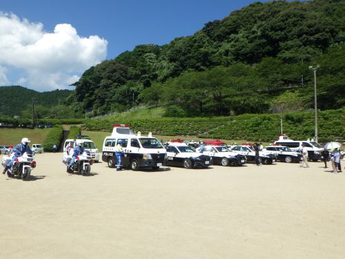 警察車両